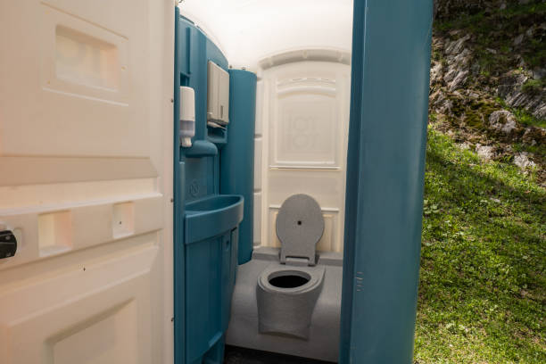 Porta potty rental for outdoor events in Taft Heights, CA